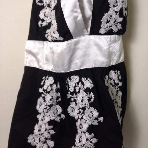 CHARLOTTE RUSSE - Picture 2 of 4